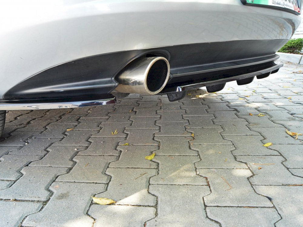 Maxton Design Central Rear Splitter Alfa Romeo 159 (Vertical Bars) - AL-159-RSD2+RD2G - Image 2