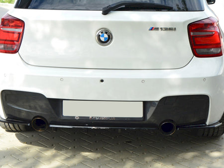 Central Rear Splitter (Vertical Bars) BMW 1 F20 / F21 - Carbon Look
