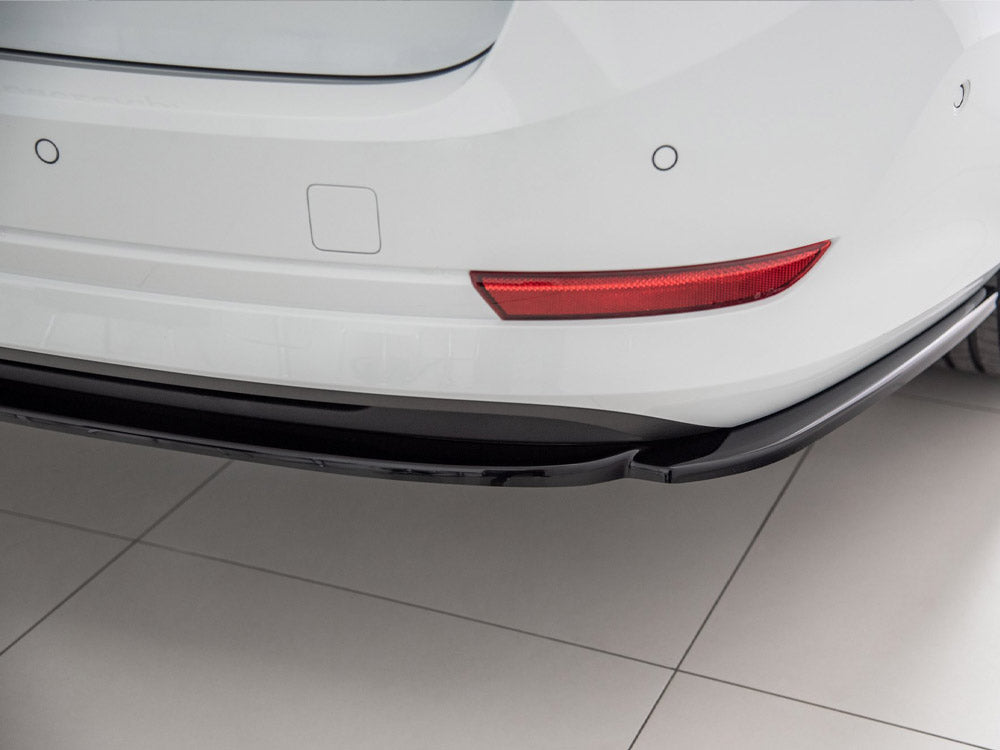Central Rear Splitter Skoda Octavia Mk4 - Carbon Look