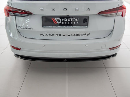 Central Rear Splitter Skoda Octavia Mk4 - Carbon Look