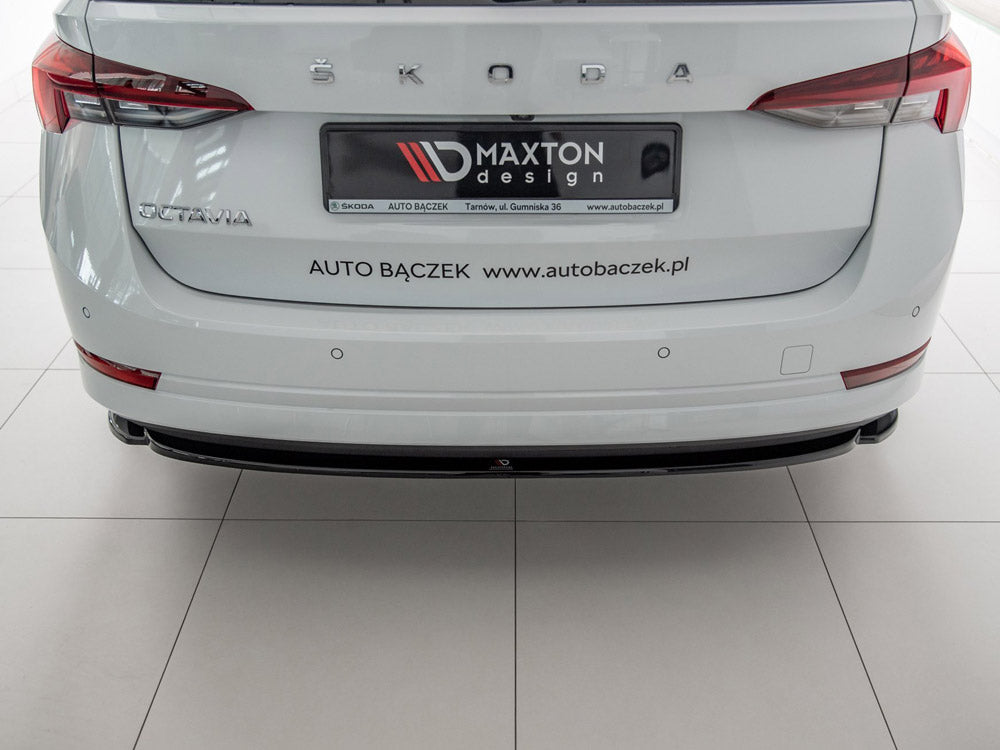 Maxton Design Central Rear Splitter Skoda Octavia Mk4 - Carbon Look - SK-OC-4-RD1C - Image 2