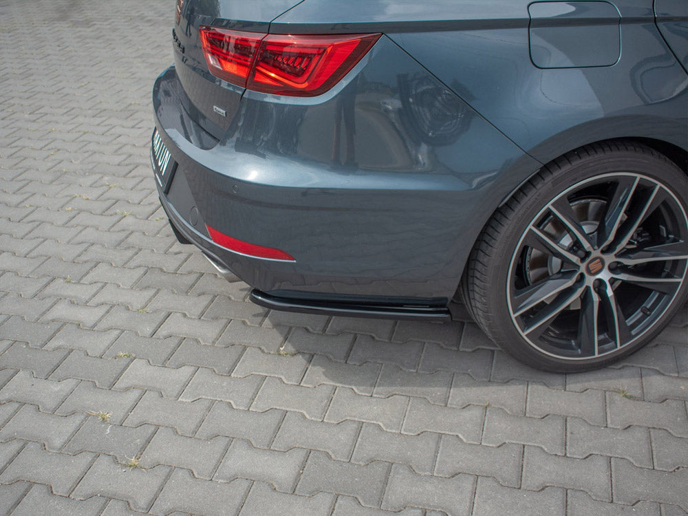 Rear Side Splitters V1 Seat Leon MK 3.5 Cupra ST (2017-) - Carbon Look