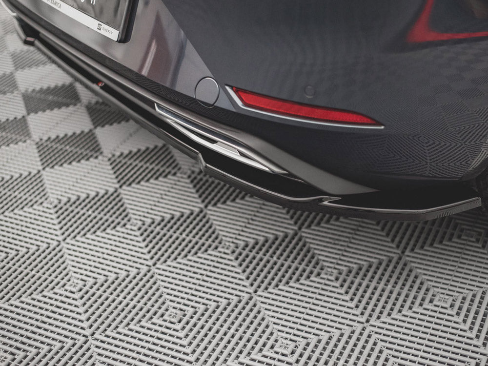 Maxton Design Central Rear Splitter Seat Leon FR Hatchback Mk4 - SE-LE-4-FR-RD1G - Image 3