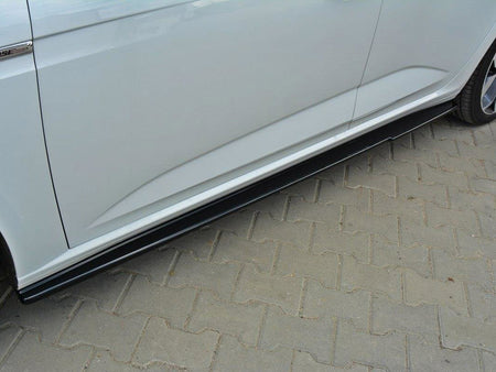 Side Skirts Diffusers Renault Megane MK4 Hatchback (2016-UP) - Carbon Look