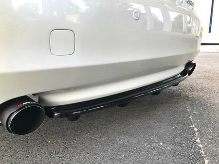 Central Rear Splitter (Vertical Bars) Lexus GS 300 Mk3 Facelift