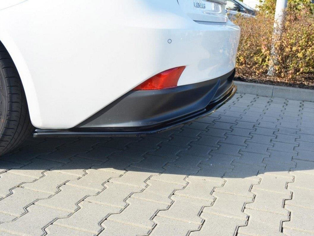 Maxton Design Central Rear Splitter Lexus IS 300H Mk3 - Carbon Look - LE-IS-3-H-RD1C - Image 3