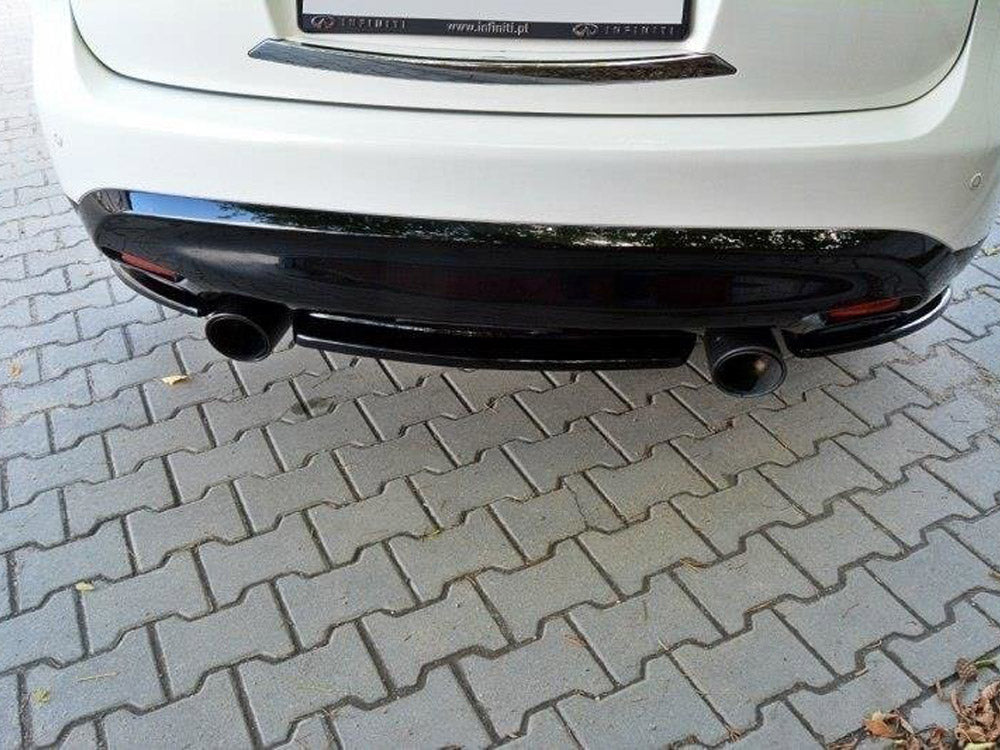 Maxton Design Central Rear Splitter Infiniti QX70 - IN-QX-70-1F-RD1G - Image 4