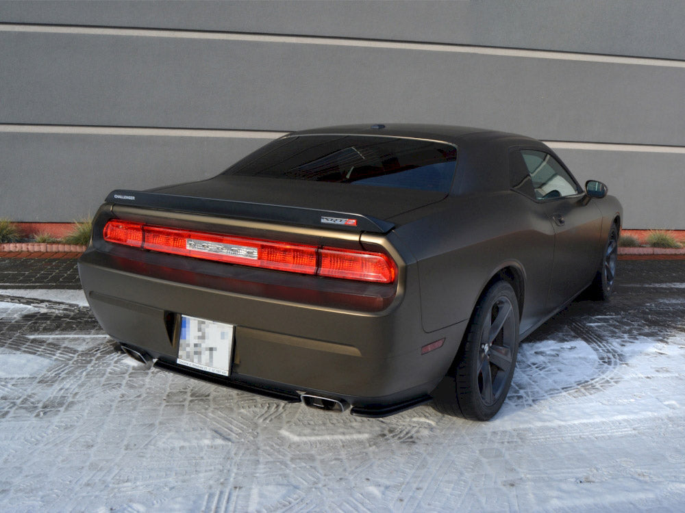 Maxton Design Central Rear Splitter Dodge Challenger Mk3 PHASE-1 SRT8 Coupe - DO-CHL-3-SRT8-RD1G - Image 1