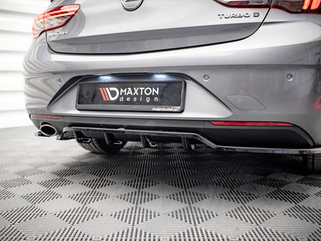 Maxton Design Central Rear Splitter (Vertical Bars) Opel / Vauxhall Insignia Mk2 - OP-IS-B-RSD1G+RD1G - Image 4
