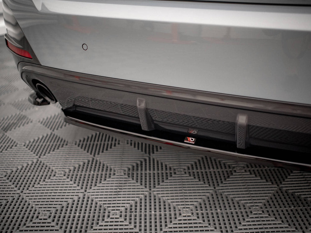 Maxton Design Central Rear Splitter BMW 4 Gran Coupe M-Pack G26 - BM-4-G26-MPACK-GC-RD1G - Image 4