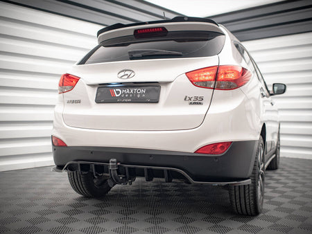 Maxton Design Central Rear Splitter (Vertical Bars) Hyundai IX35 Mk1 - HY-IX35-1-RD1G+RD2G - Image 2