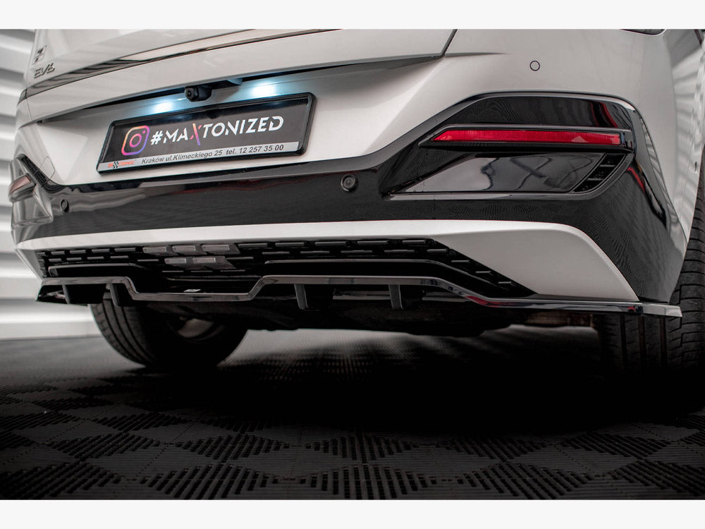 Maxton Design Central Rear Splitter (Vertical Bars) Kia EV6 GT-Line Mk1 - KI-EV6-1-GTLINE-RD1G+RD2G - Image 4
