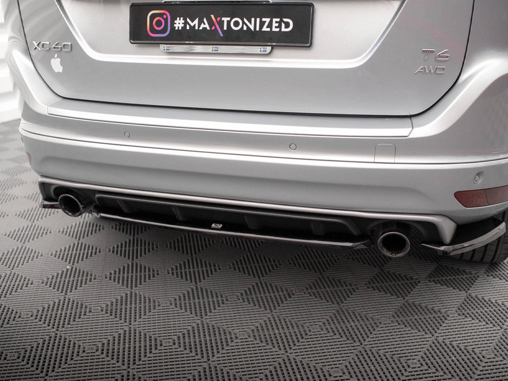 Maxton Design Central Rear Splitter Volvo XC60 R-Design Mk1 Facelift - VO-XC60-1F-RDESIGN-RD1G - Image 3