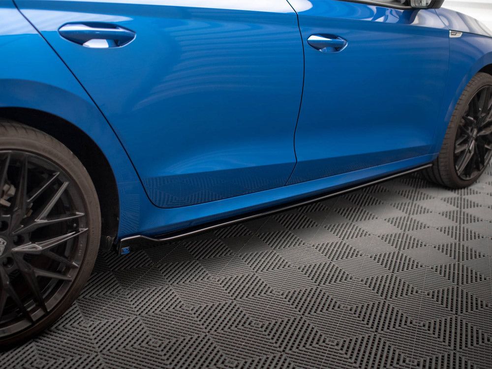 Maxton Design Side Skirts Diffusers V.1 Skoda Octavia Mk4 - Carbon Look - SK-OC-4-SD1C - Image 4