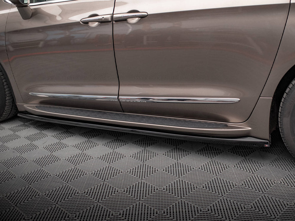 Maxton Design Side Skirts Diffusers V.1 Chrysler Pacifica Mk2 - CHR-PA-2-SD1G - Image 4