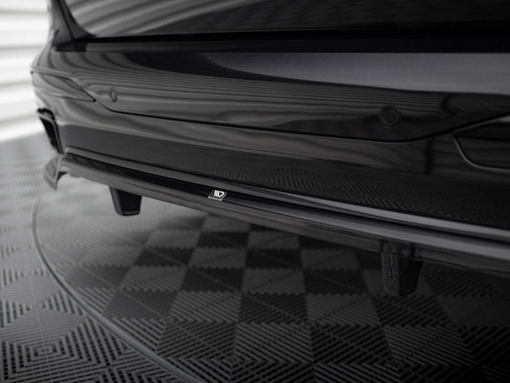 Maxton Design Central Rear Splitter (Vertical Bars) BMW X7 M-Pack G07 Facelift - BM-X7-07F-MPACK-RD1G+RD2G - Image 5