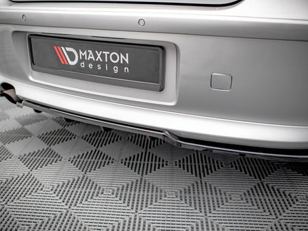 Maxton Design Central Rear Splitter (Vertical Bars) BMW 1 E81 Facelift - BM-1-81F-RSD1G+RD1G - Image 4