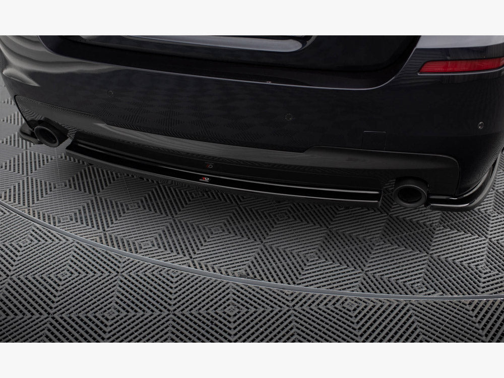 Maxton Design Central Rear Splitter (Vertical Bars) BMW 5 F11 M-Pack - BM-5-11-MPACK-RD1+RD3G - Image 3