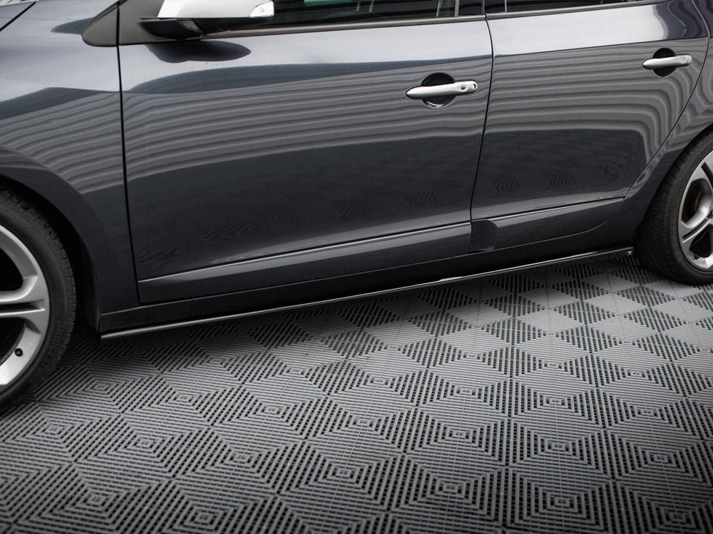 Maxton Design Side Skirts Diffusers Renault Megane GT Mk3 Facelift - RE-ME-3-GT-SD1G - Image 3