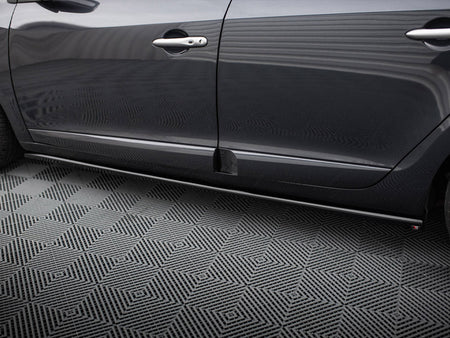 Maxton Design Side Skirts Diffusers Renault Megane GT Mk3 Facelift - RE-ME-3-GT-SD1G - Image 4