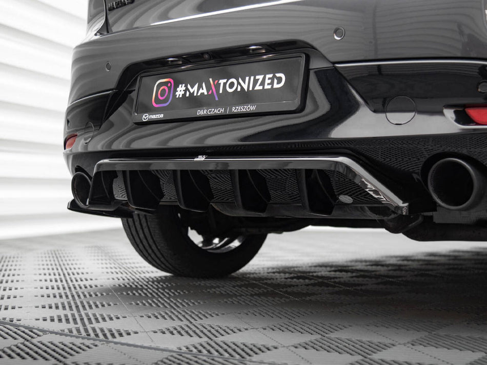 Central Rear Splitter (Vertical Bars) Mazda 3 Mk4