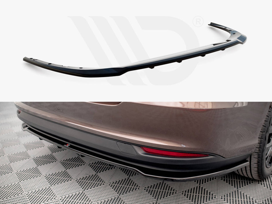 MAXTON DESIGN Central Rear Splitter (Vertical Bars) Fiat Tipo S Sedan Mk1