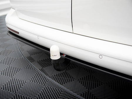 Maxton Design Central Rear Splitter Volkswagen T6 Long Facelift - VW-T6F-LONG-RD1G - Image 4