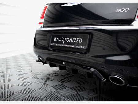 Maxton Design Central Rear Splitter (Vertical Bars) Chrysler 300 Mk2 - CHR-300C-2-RD1G+RD2G - Image 4