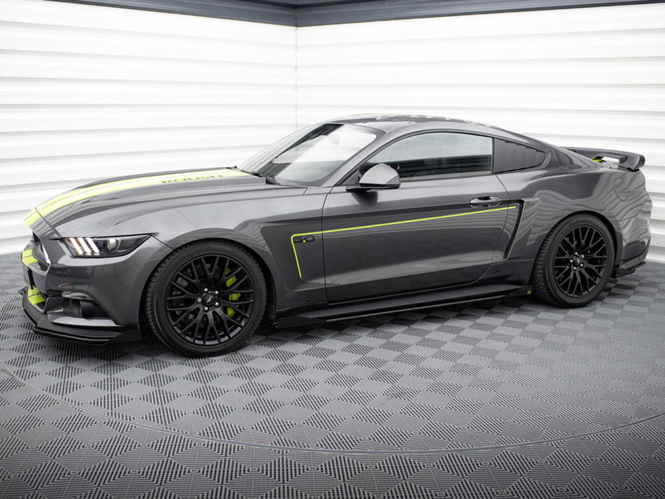 Maxton Design Street PRO Side Skirts Diffusers + Flaps Ford Mustang GT Mk6 - FOMU6GTCNC-SD1B+SF1G - Image 2