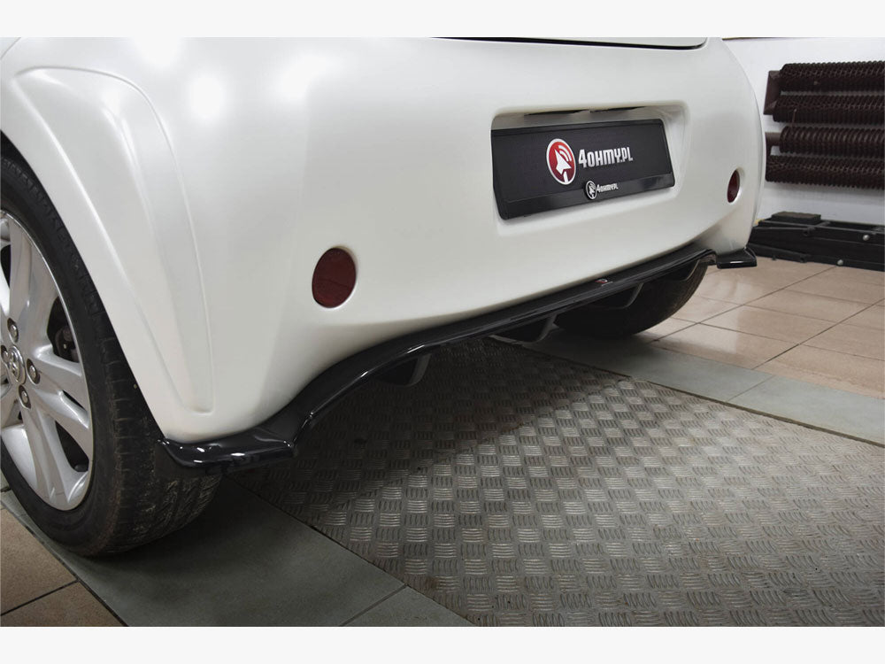 Maxton Design Central Rear Splitter (Vertical Bars) Toyota IQ - TO-IQ-1-RD1G+RD2G - Image 3