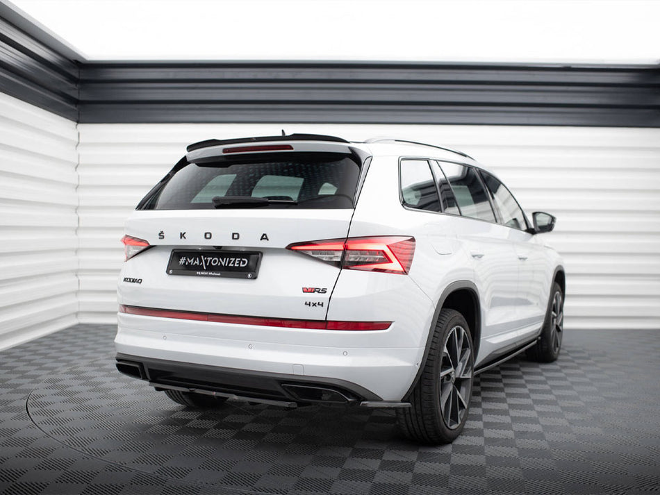 Maxton Design Central Rear Splitter (Vertical Bars) Skoda Kodiaq RS - Carbon Look - SK-KO-1-RS-RD1C+RD2C - Image 2