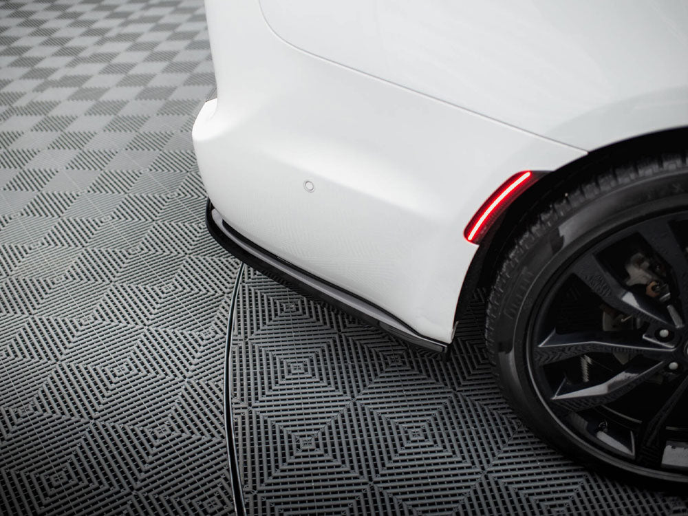 Maxton Design Central Rear Splitter (Vertical Bars) Chrysler Pacifica Mk2 Facelift - CHR-PA-2F-RD1G+RD2G - Image 5