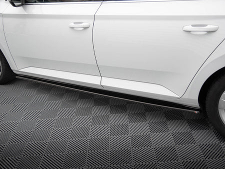 Side Skirts Diffusers Skoda Superb Mk3 - Textured