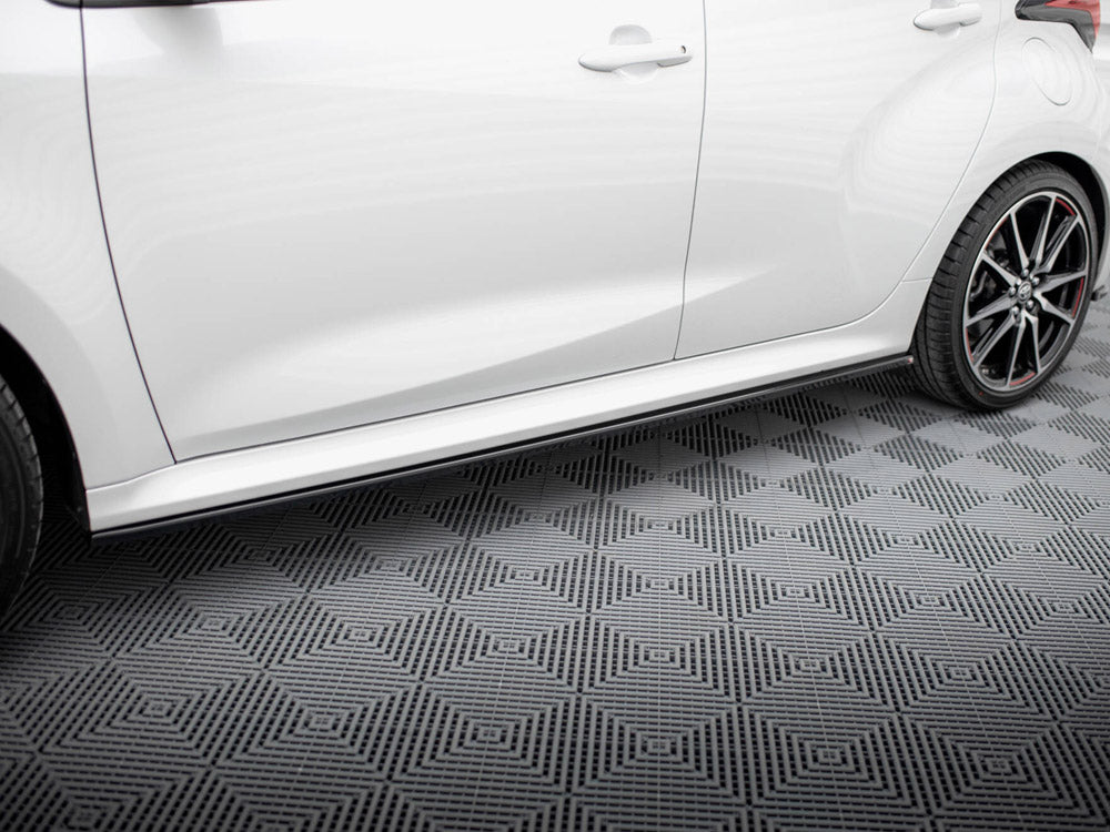 Maxton Design Side Skirts Diffusers V.2 Toyota Yaris Mk4 - TO-YA-4-SD2G - Image 4