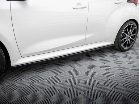 Maxton Design Side Skirts Diffusers V.2 Toyota Yaris Mk4 - TO-YA-4-SD2G - Image 4