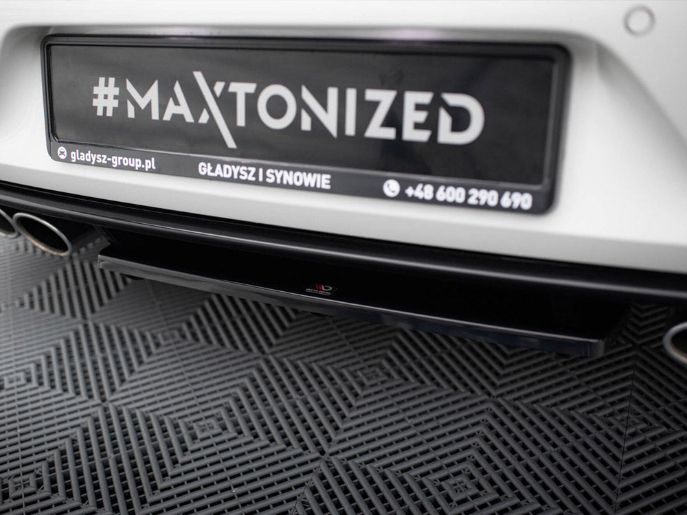 Maxton Design Central Rear Splitter (Vertical Bars) VW Golf R Mk7 - Carbon Look - VW-GO-7-R-RD1+RD2C - Image 4