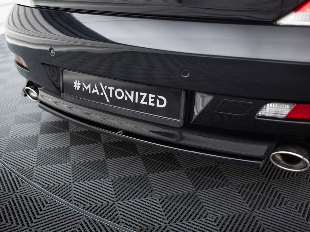 Maxton Design Central Rear Splitter (Vertical Bars) BMW 6 Coupe / Cabrio E63 / E64 - BM-6-63-RD1G+RD2G - Image 3