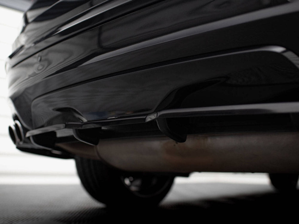 Maxton Design Central Rear Splitter (Vertical Bars) BMW X4 M-Pack - BM-X4-26-MPACK-RD1+RD2G - Image 5