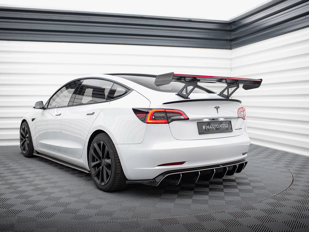 Carbon Spoiler + LED Tesla Model 3