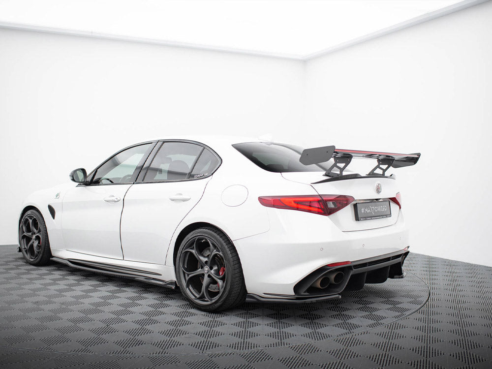 Maxton Design Carbon Spoiler + LED Alfa Romeo Giulia Quadrifoglio - CF-AL-GI-1-QV-INT-245-P+LED - Image 4