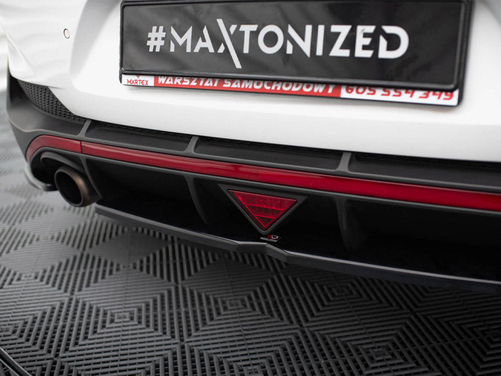 Maxton Design Central Rear Splitter (Vertical Bars) Hyundai I30 Mk3 N Fastback - HY-I30-3-N-FB-RD1+RD2G - Image 4