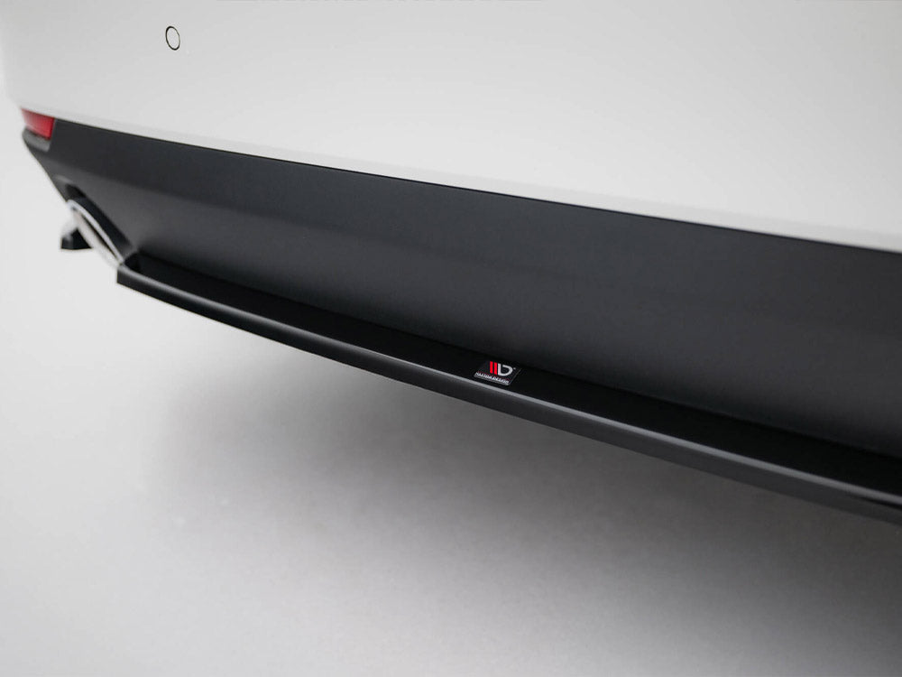 Maxton Design Central Rear Splitter BMW 4 Coupe / Cabrio G22 / G23 - BM-4-G23-CA-RD1G - Image 4