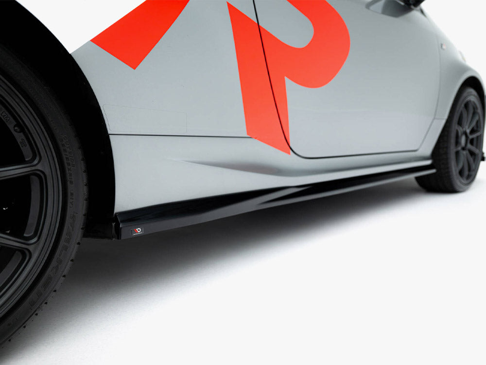 Maxton Design Side Skirts Diffusers Toyota GR Yaris Mk4 Facelift - TO-YA-4-GR4-SD1G - Image 4