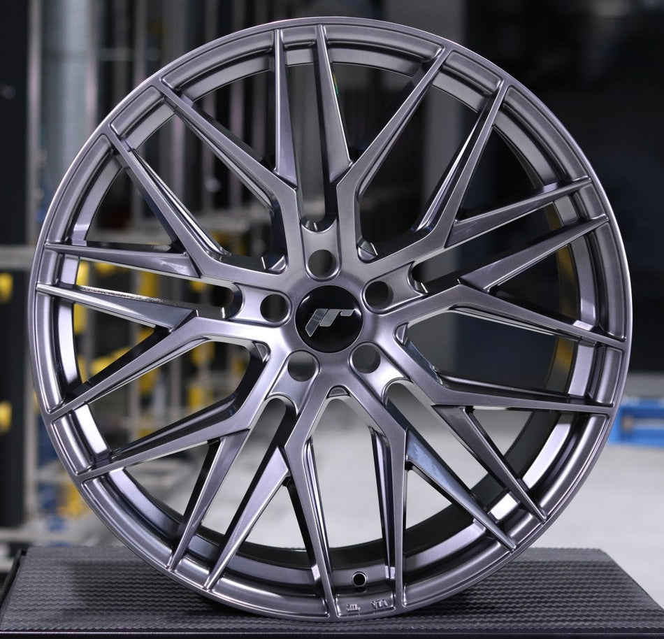 JR Wheels JR28 19x8.5 ET40 5x112 Hyper Black