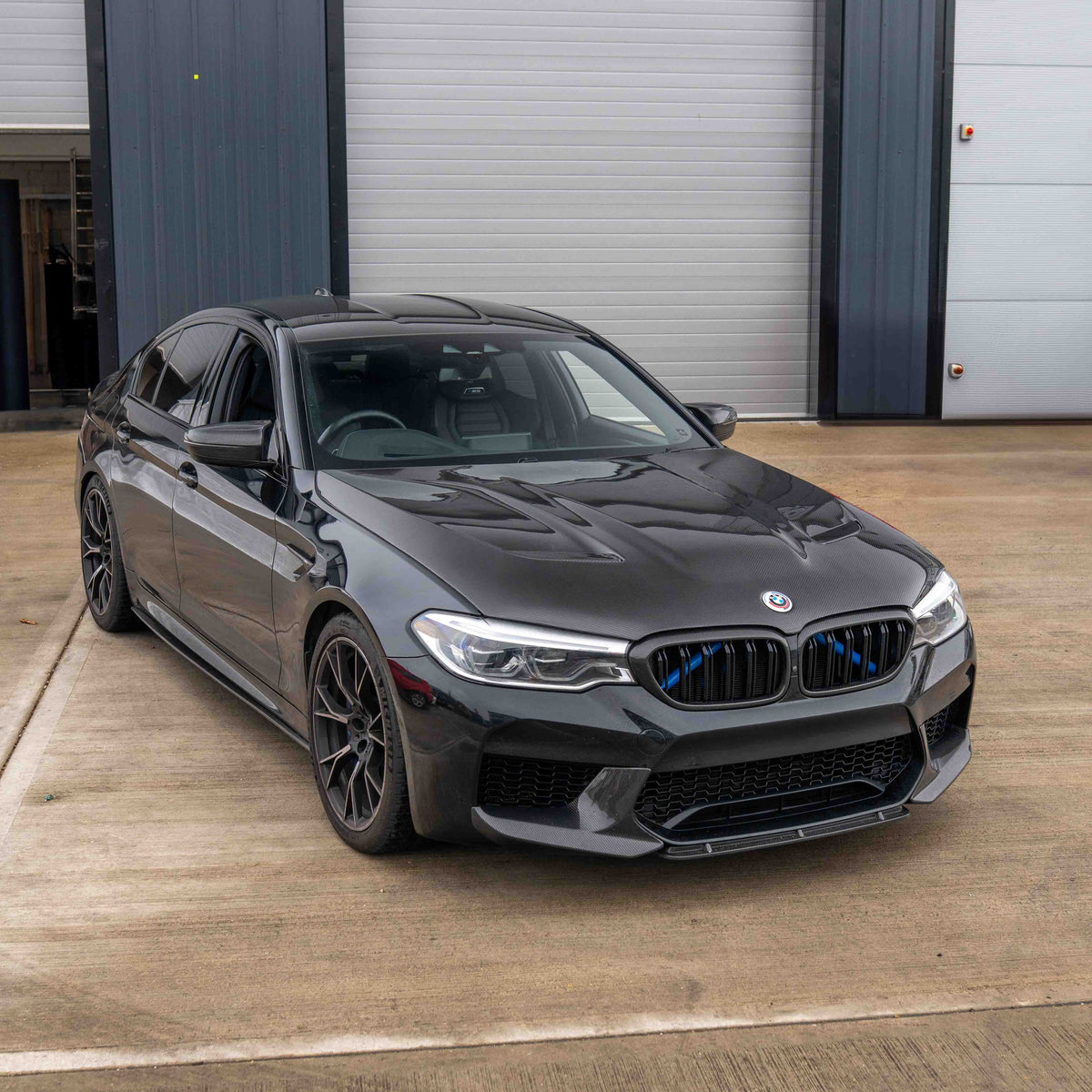 BMW F90 M5 & G30 5 SERIES CARBON FIBRE BONNET-Bonnet-CT CARBON-CT Carbon - High-quality carbon fiber and gloss black aerodynamic parts for premium sports and luxury vehicles.