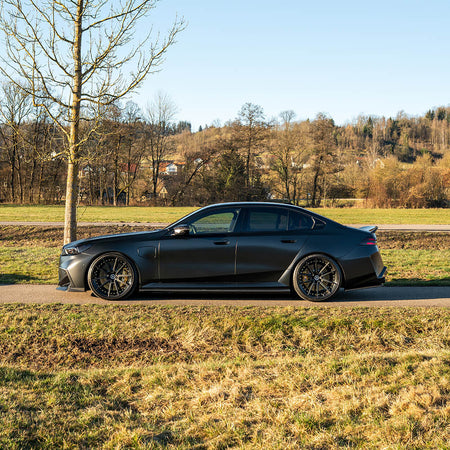 BMW G90/G99 M5 2024+ CARBON FIBRE SIDE SKIRTS - CT DESIGN