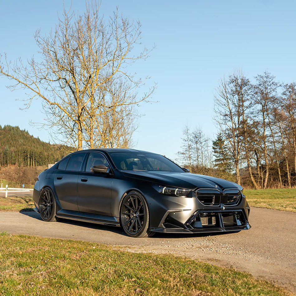 BMW G90 M5 CARBON FIBRE FULL KIT - CT DESIGN-Kit-CT CARBON-CT Carbon - High-quality carbon fiber and gloss black aerodynamic parts for premium sports and luxury vehicles.