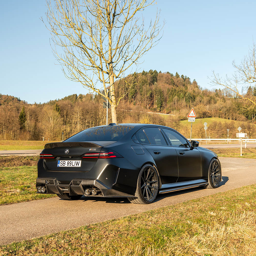 BMW G90 M5 & G60 5 SERIES 2023+ CARBON FIBRE SPOILER - CT DESIGN