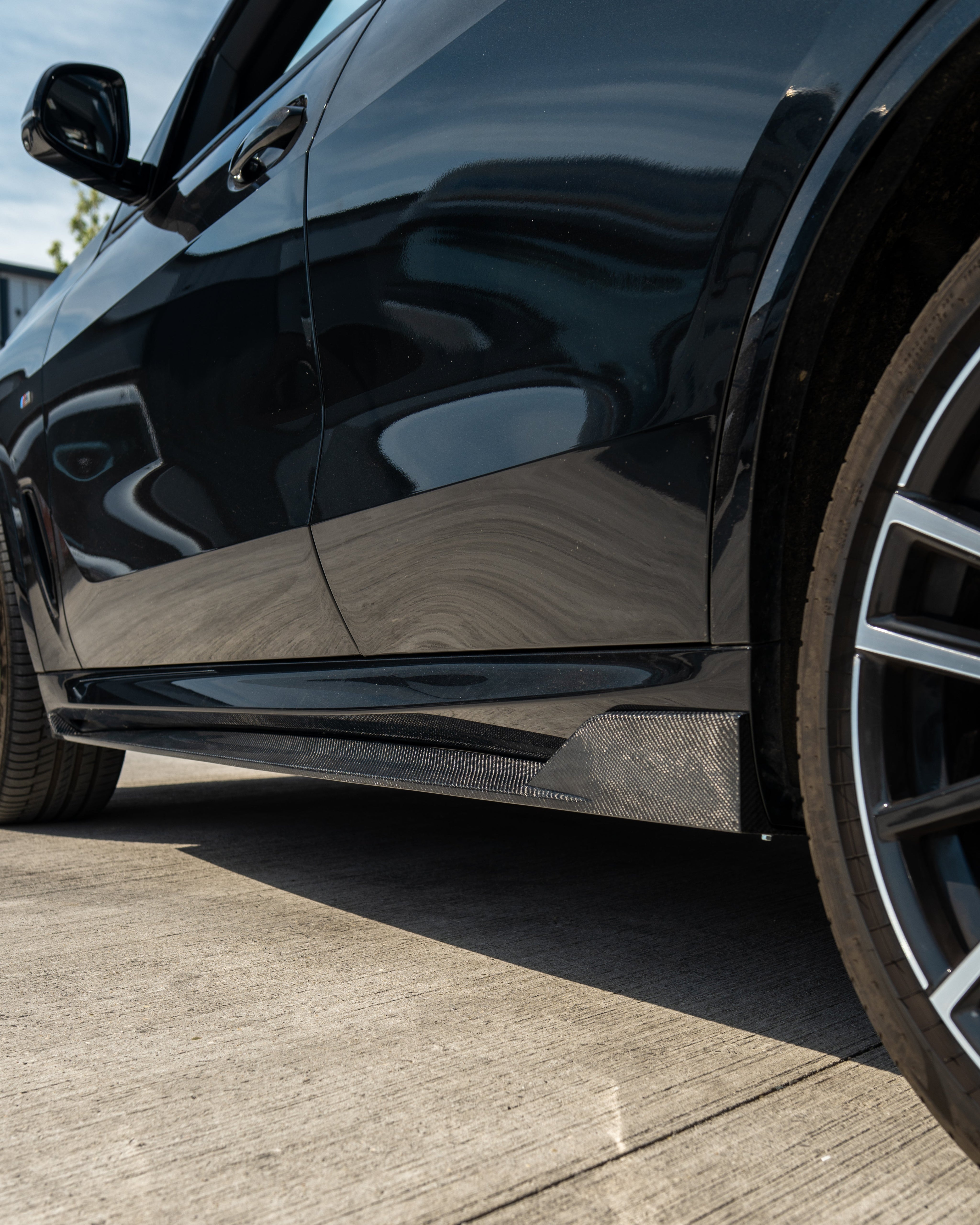 BMW G05 X5 FULL CARBON FIBRE KIT-Kit-CT CARBON-CT Carbon - High-quality carbon fiber and gloss black aerodynamic parts for premium sports and luxury vehicles.