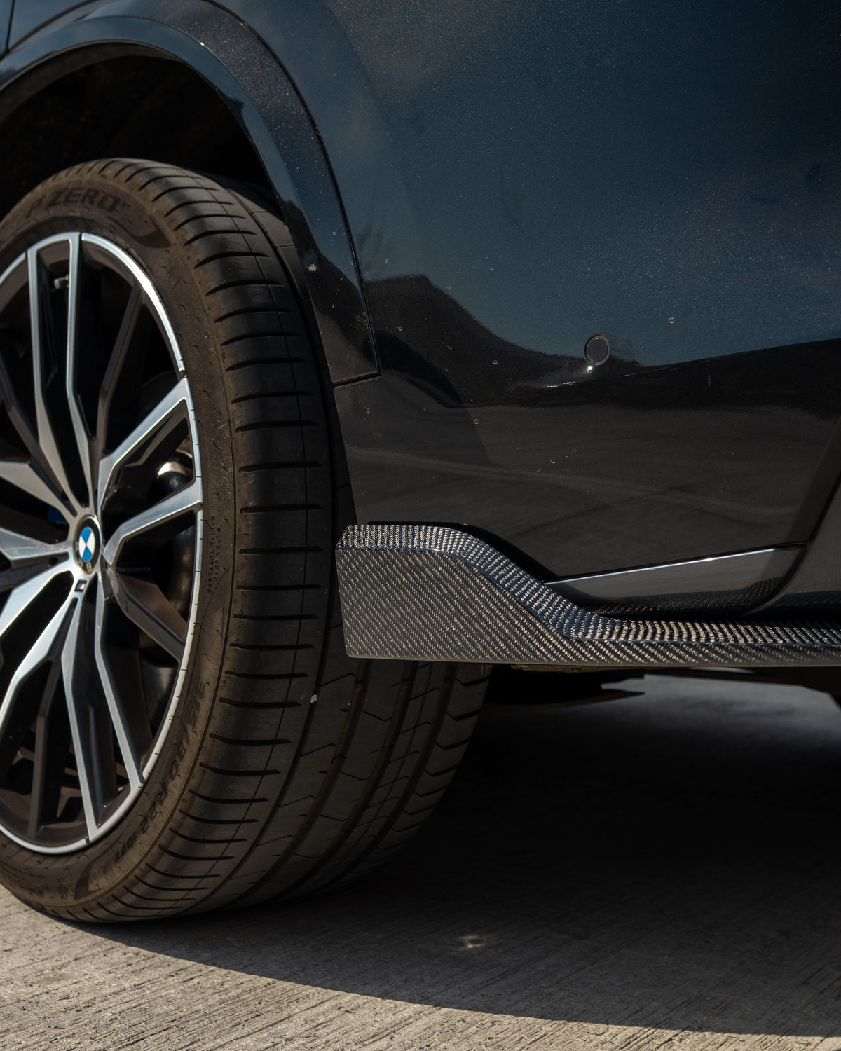 BMW G05 X5 FULL CARBON FIBRE KIT-Kit-CT CARBON-CT Carbon - High-quality carbon fiber and gloss black aerodynamic parts for premium sports and luxury vehicles.